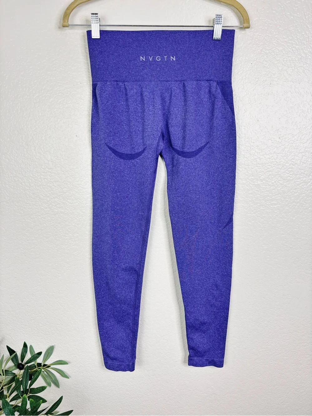 NVGTN Purple Contour Seamless Leggings Size M